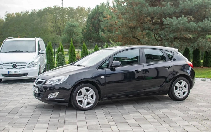 Opel Astra cena 28950 przebieg: 182550, rok produkcji 2010 z Nisko małe 781